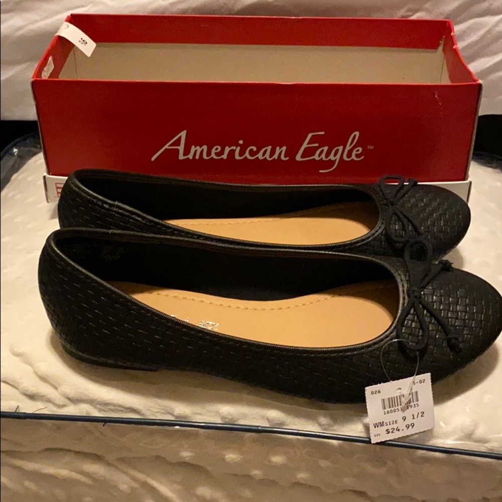 Black ballet flats